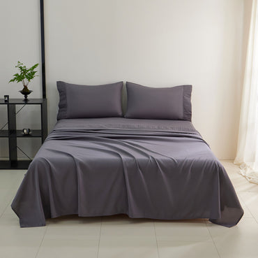 Brushed Solid Color Bed Sheet, Fitted Sheet, and Pillowcase Set with Wrinkle-Resistant Process, Four-Piece Set, Simple, Soft, and Skin-Friendly