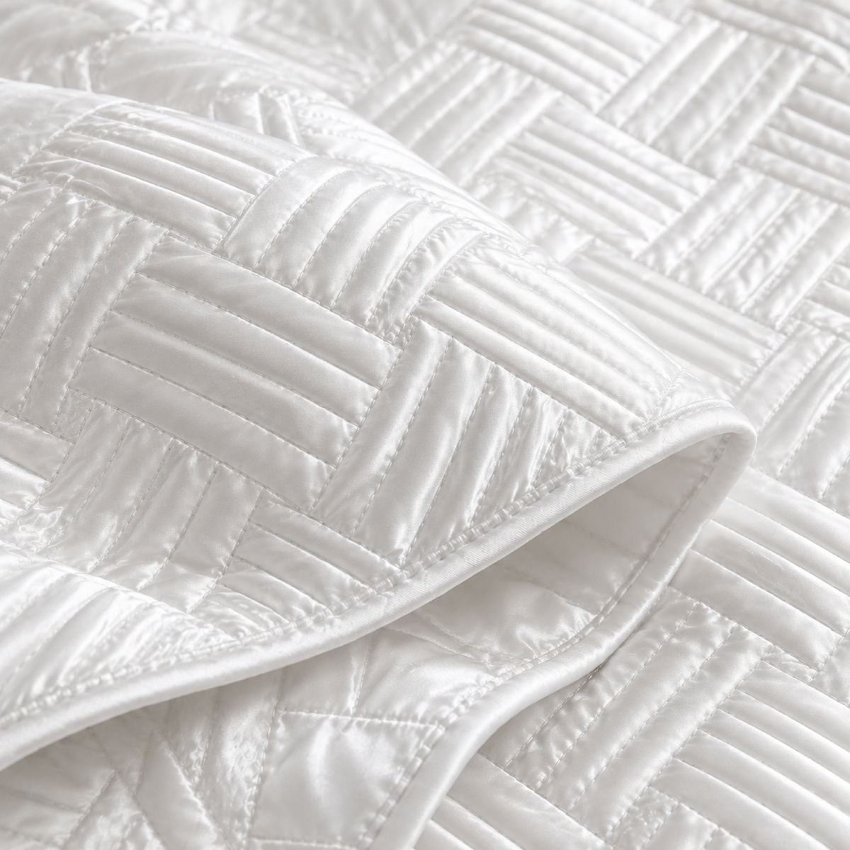 Geometric Satin Quilt Set, White — detail