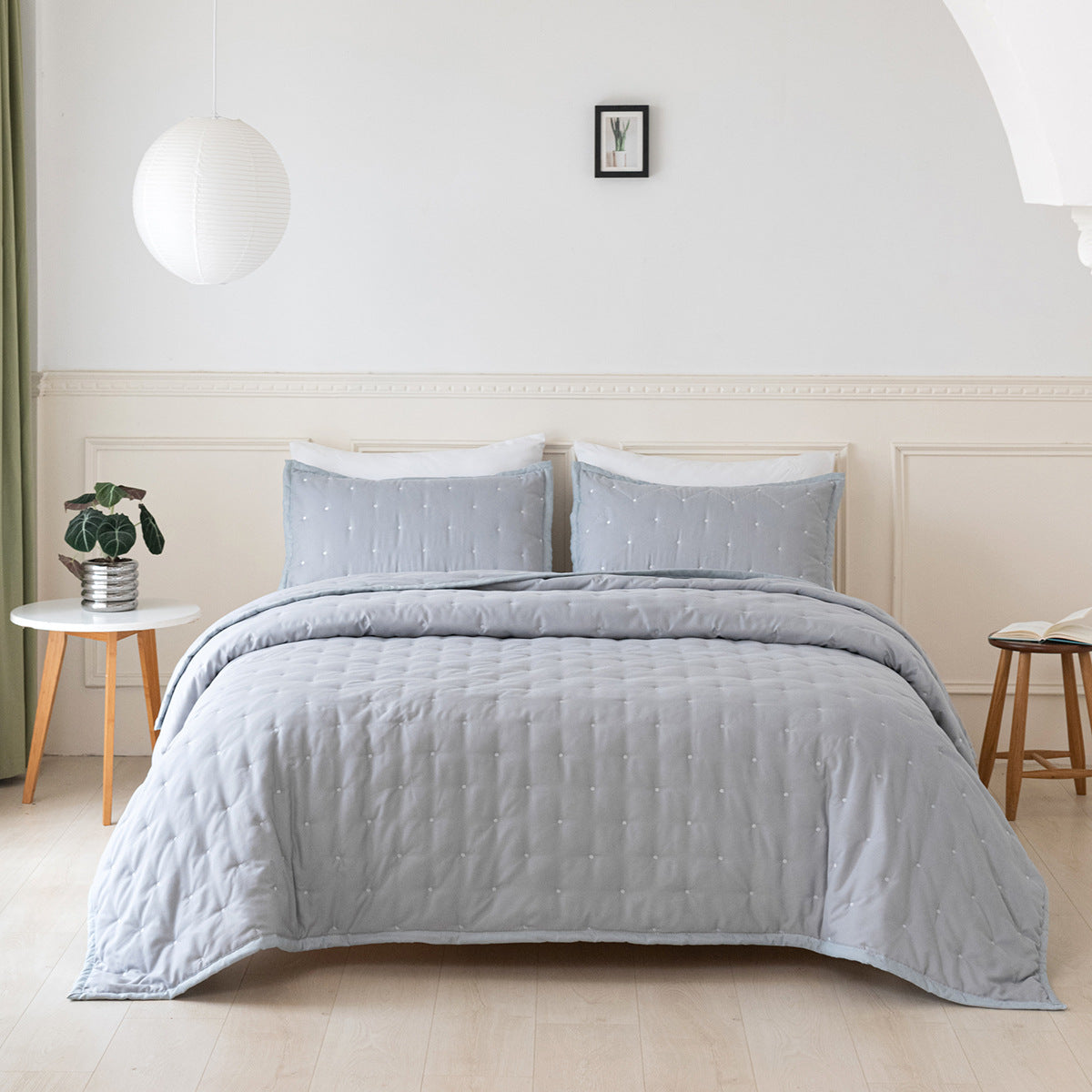 Small Checkered Quilt and Pillowcase 3-Piece Set