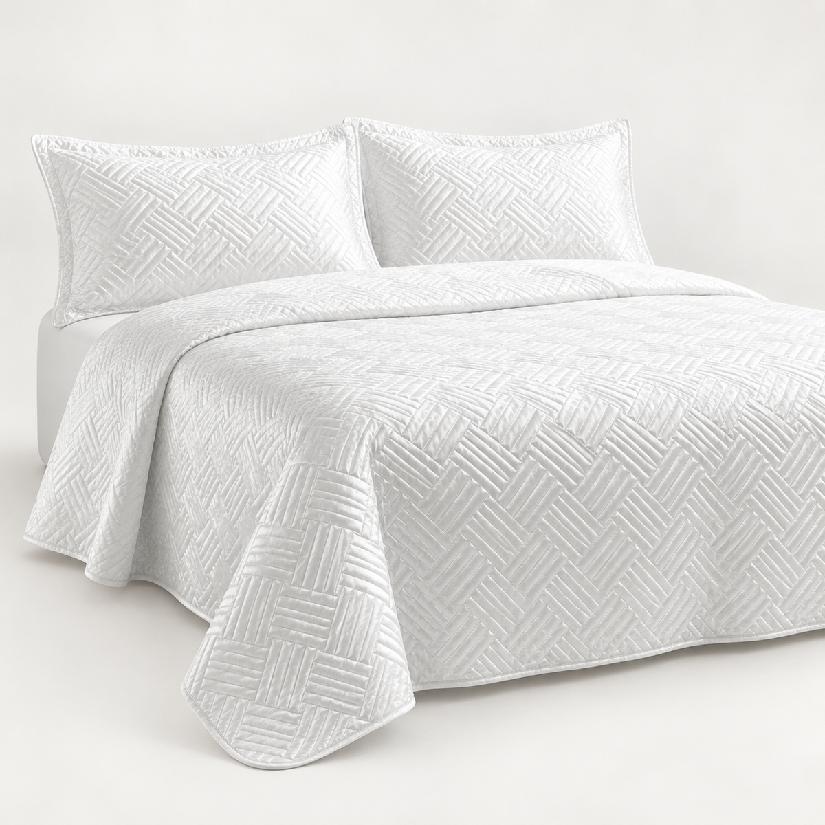 Geometric Satin Quilt Set, White — main