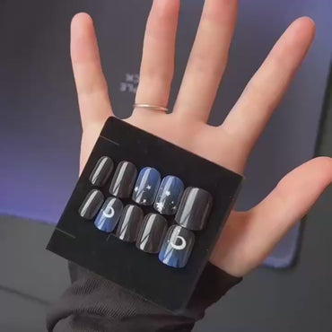 Black Cat and Moon Press-On Nails – Midnight Square, 24pcs · wear test
